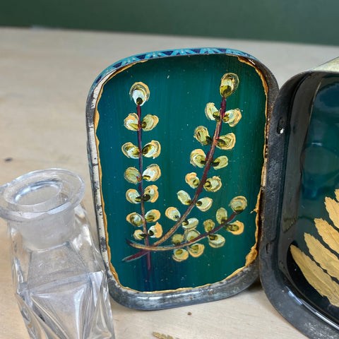 #438 Small Fern Tin
