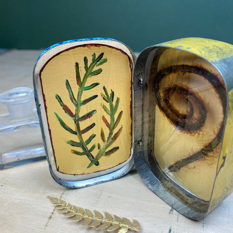 #379 Small Fern Tin