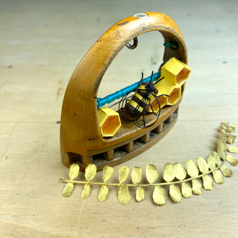 #610 Wild Hive - Ribbon Shuttle