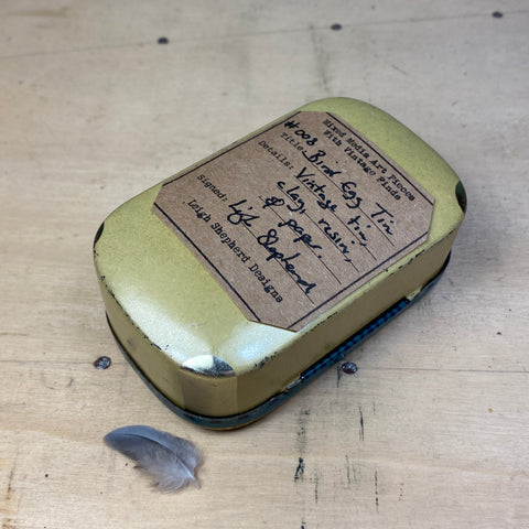 #008 Bird Eggs Vintage Tin