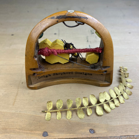 #611 Wild Hive - Ribbon Shuttle