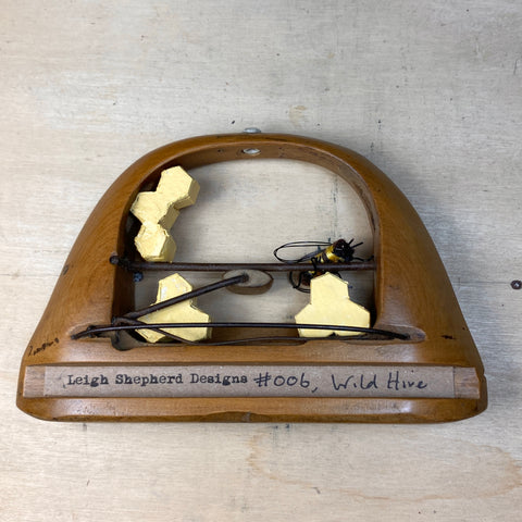 #006 Wild Hive - Ribbon Shuttle