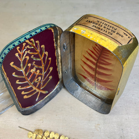 #522 Vintage Fern Tin