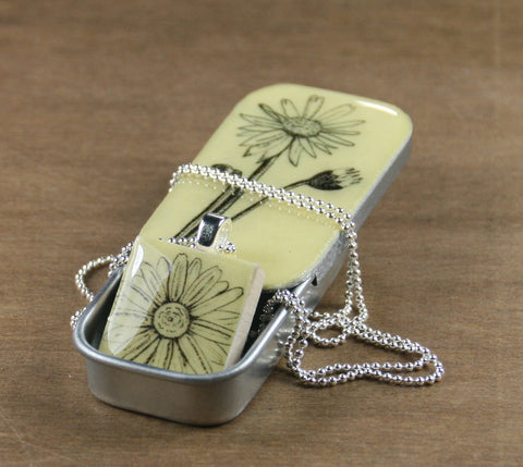 Cottage Garden Scrabble Tile Pendant and Teeny Tiny Tin - Daisy