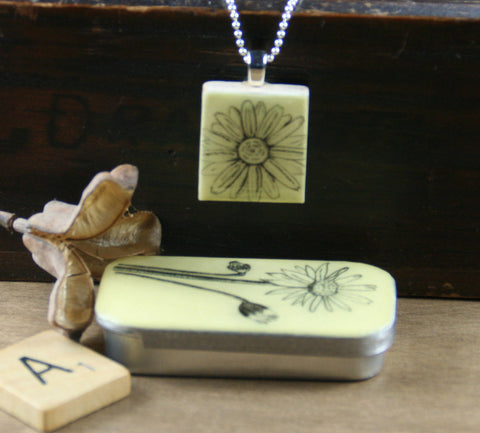 Cottage Garden Scrabble Tile Pendant and Teeny Tiny Tin - Daisy