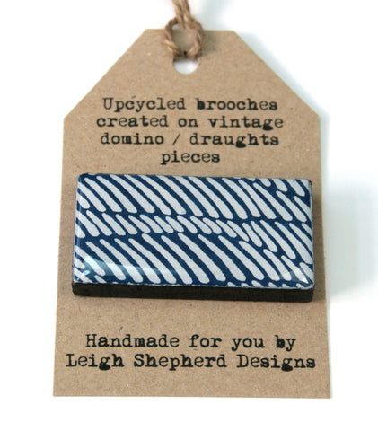 Domino Brooch - Wave