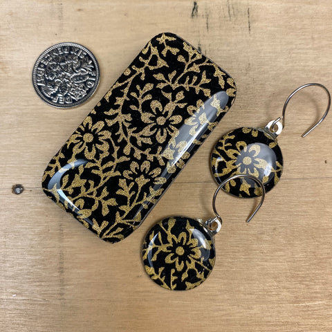 Sixpence Earrings and Teeny Tiny Tin - Ditsy Kuro